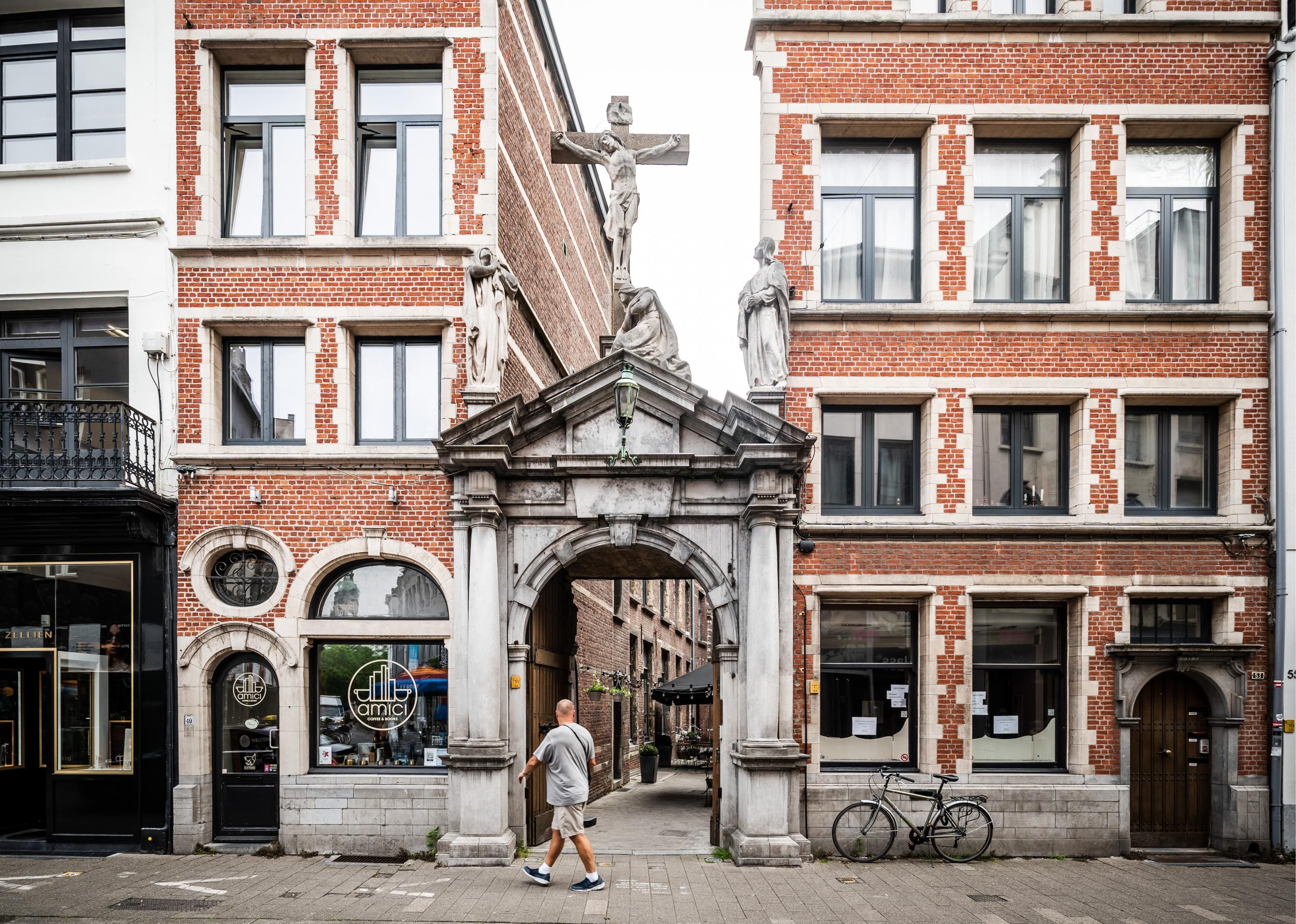 Het gebouw van op de straat.