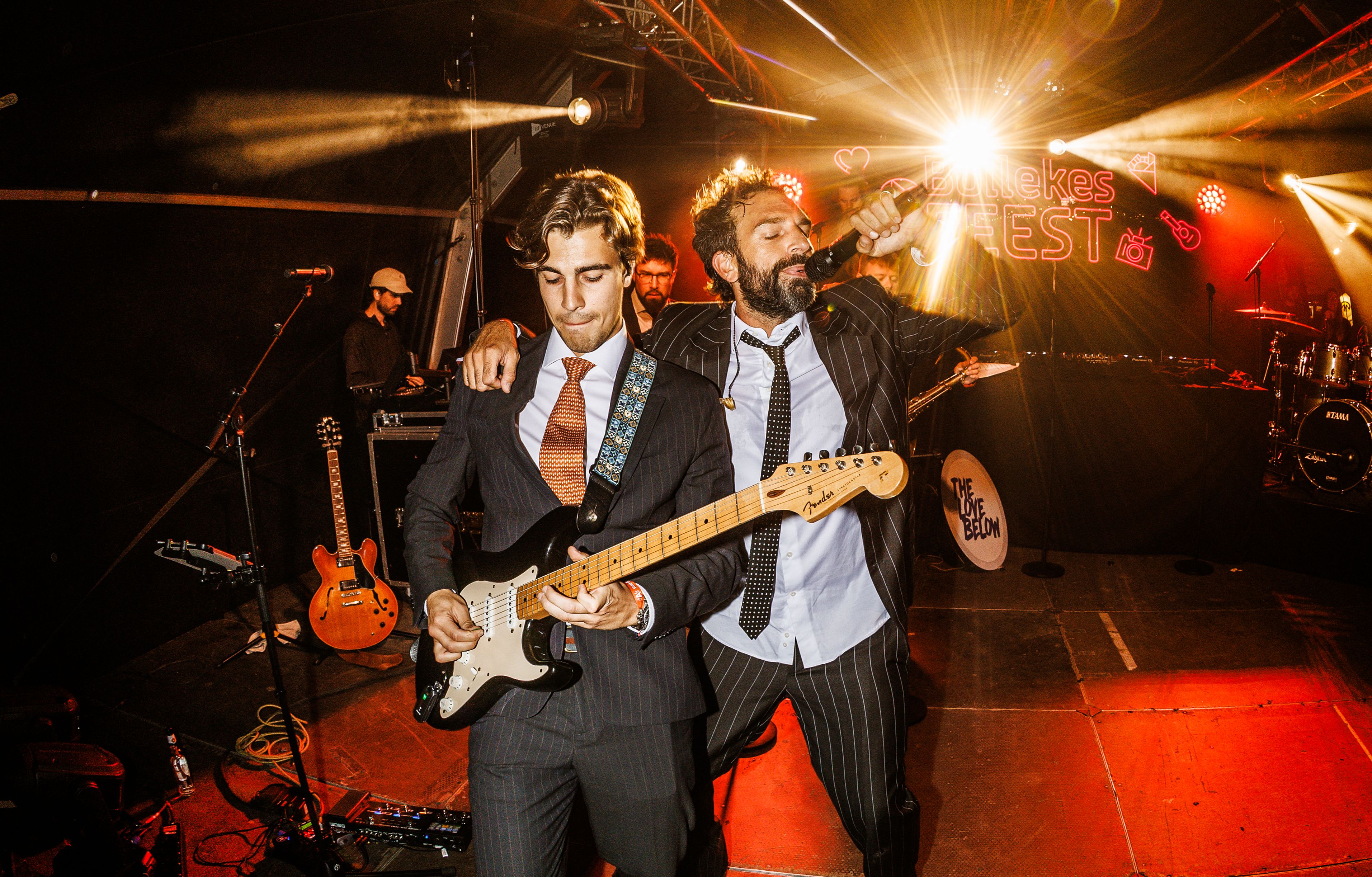 Foto van The Love Below