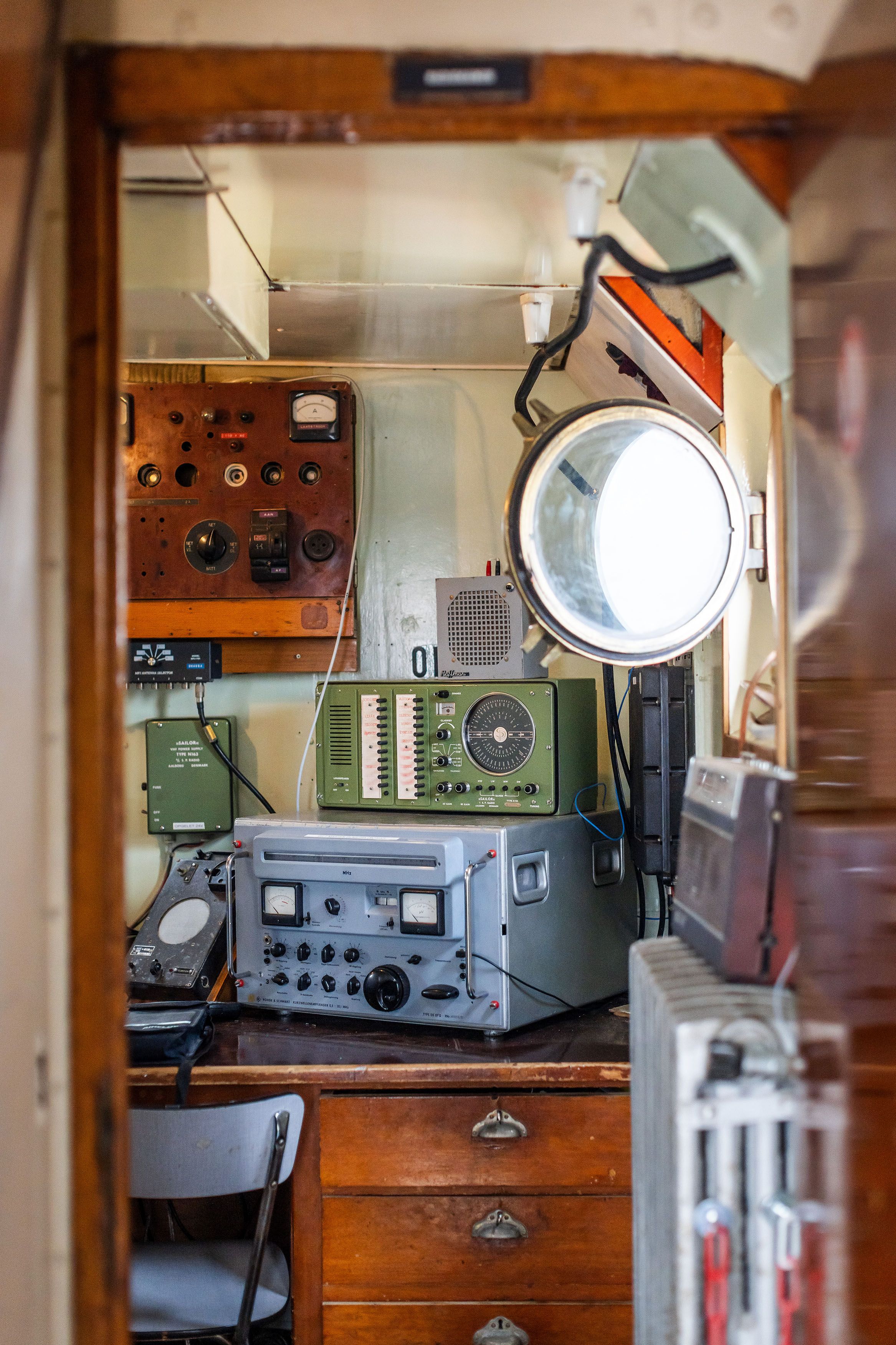 Radio-appartatuur in kajuit