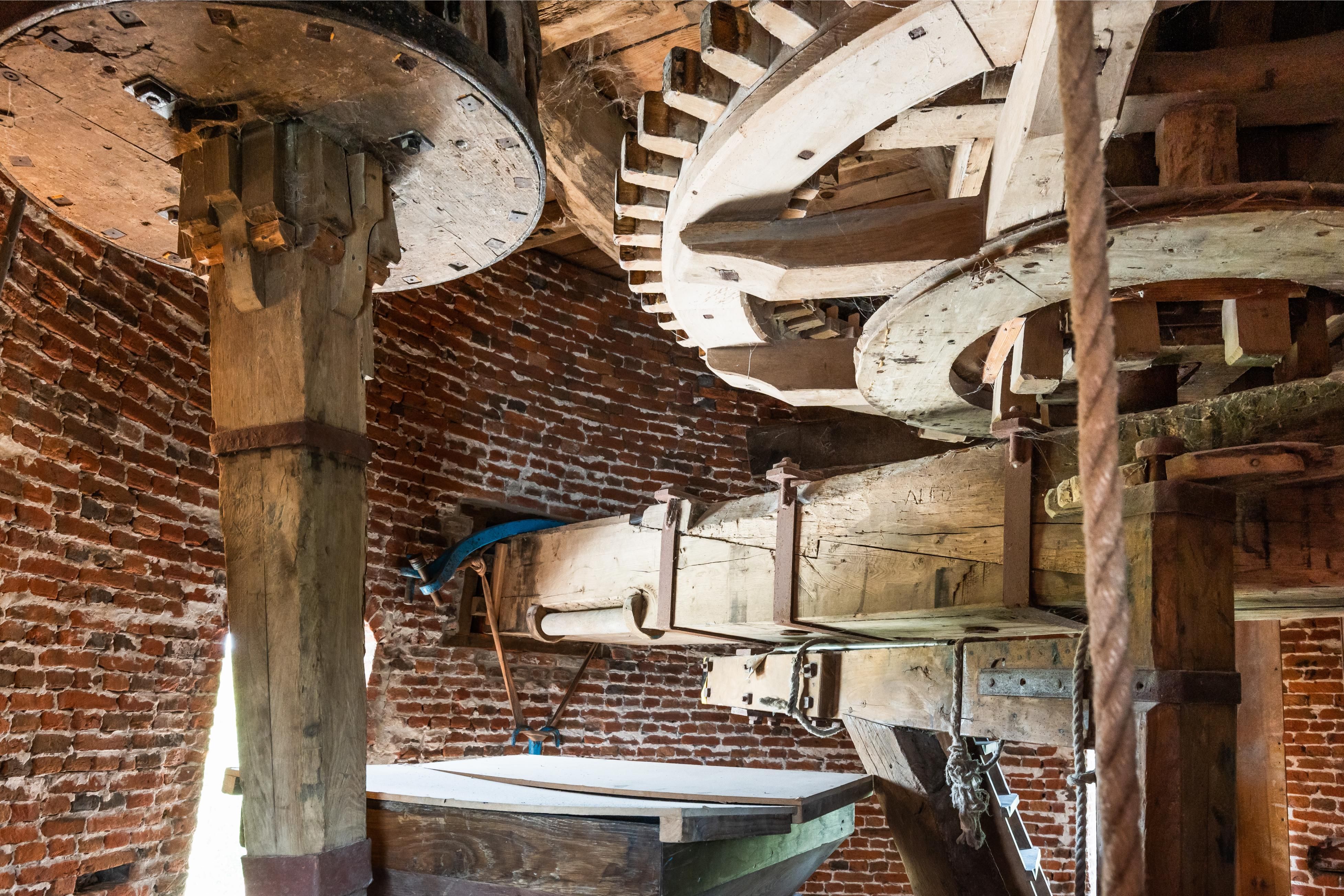 Zicht op het mechanisme in de Buitenmolen.