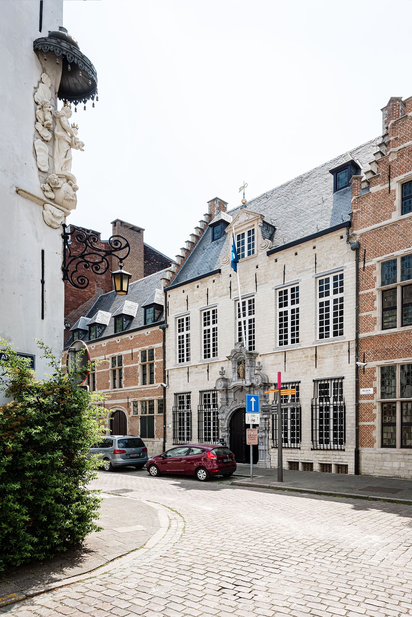 Museum gezien van de straatkant.
